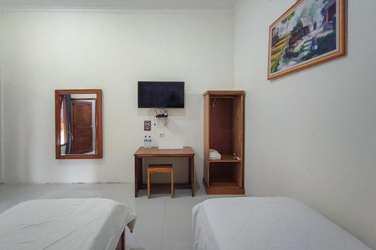 Reddoorz At Tanakatto Homestay Waikabubak Exterior photo