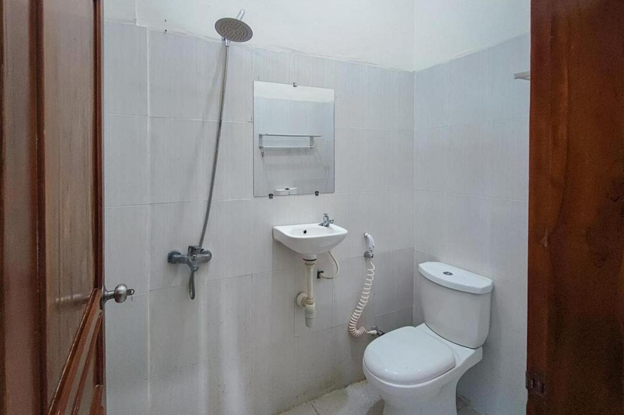 Reddoorz At Tanakatto Homestay Waikabubak Exterior photo