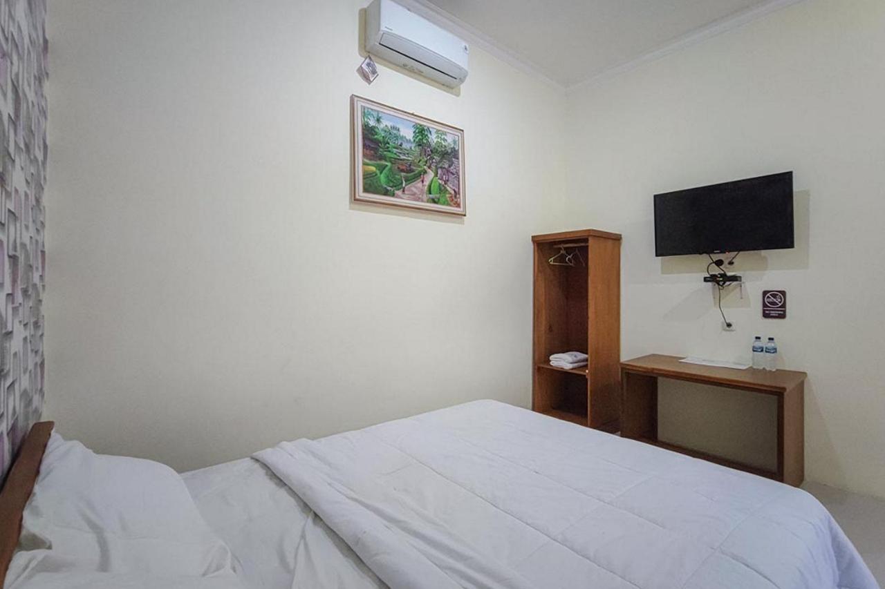 Reddoorz At Tanakatto Homestay Waikabubak Exterior photo
